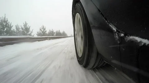 Wheel While Driving on Snow road and Passing Another Car, 4k 스톡 동영상 59108501