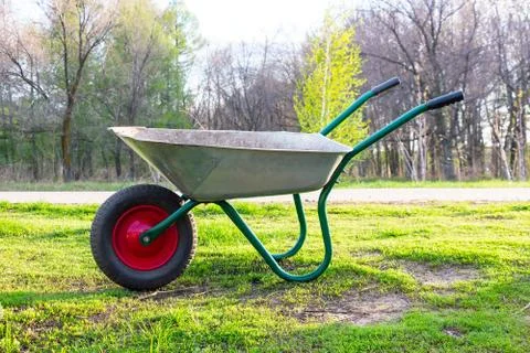 Wheelbarrow to work in the garden Stock-Fotos