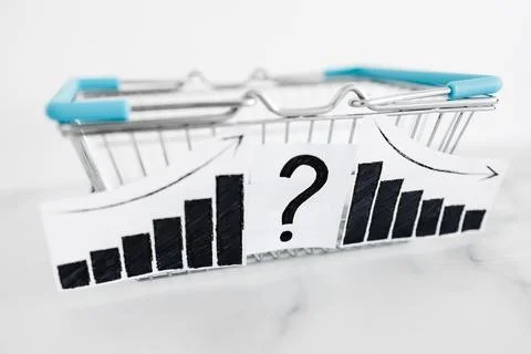 When will inflation go down. shopping basket with graph showing prices goin.. 库存照片