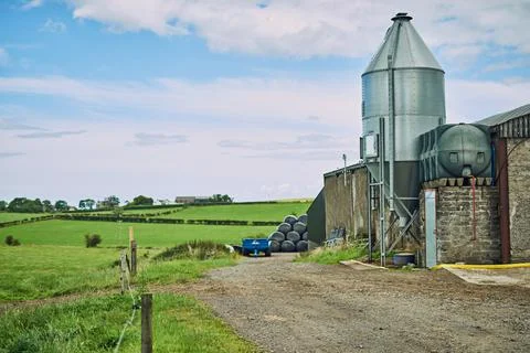 This is where the milk gets processed. a dairy factory on wide open farmland in Foto stock