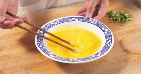 Whip eggs Video stock 168611534