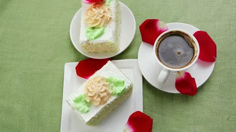 Whipped cream cake Vídeos de archivo 25163073