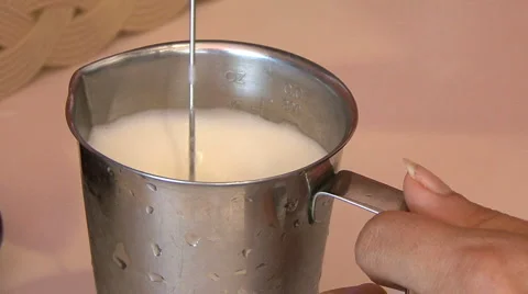 Whipping Cream With Handheld Blender 스톡 동영상 1045653