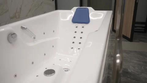 Whirlpool Bath for Hydromassage, Jacuzzi in Spa. Procedure for relaxation Video stock 295140330