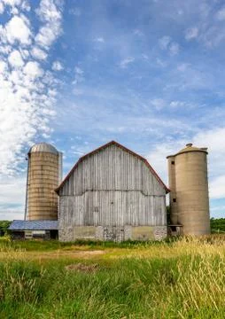 White Barn with Two Silos Foto stock