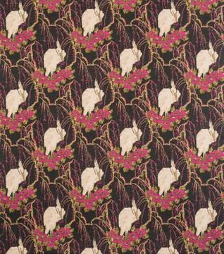 White Bird on Red Flowers Pattern Black Background Wallpaper Swatch Foto stock