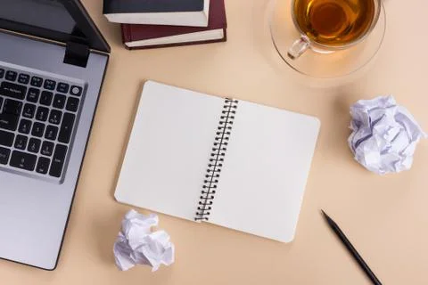 White blank paper notepad book at office worplace. Copy space Stock-Fotos