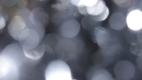 White bokeh video of blurred lights flashing intensely Vidéo 317481353