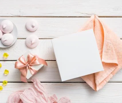 White box on white table Fotos de archivo