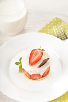 White cake with raspberry Stock Photos