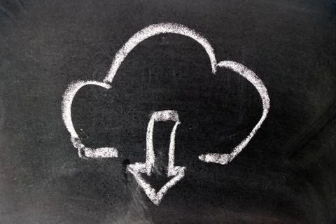 White chalk drawing as cloud  and down arrow icon on black board background ( Foto stock