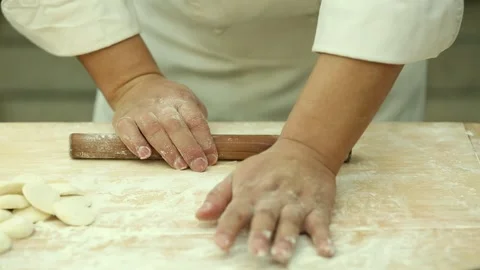 White chef rolls dumpling skin (2) Video stock 202153405