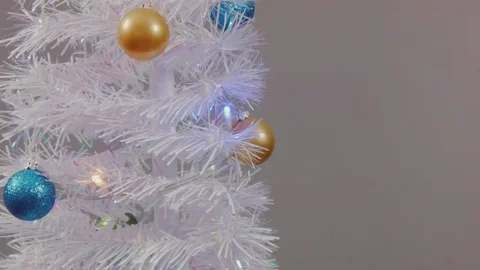 White Christmas Tree Left Side Видео 69234598