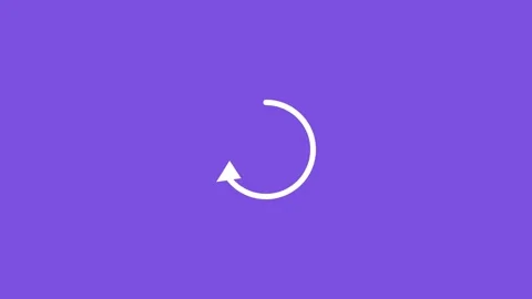 White circular refresh arrow icon on a solid violet background 库存影片 341485553