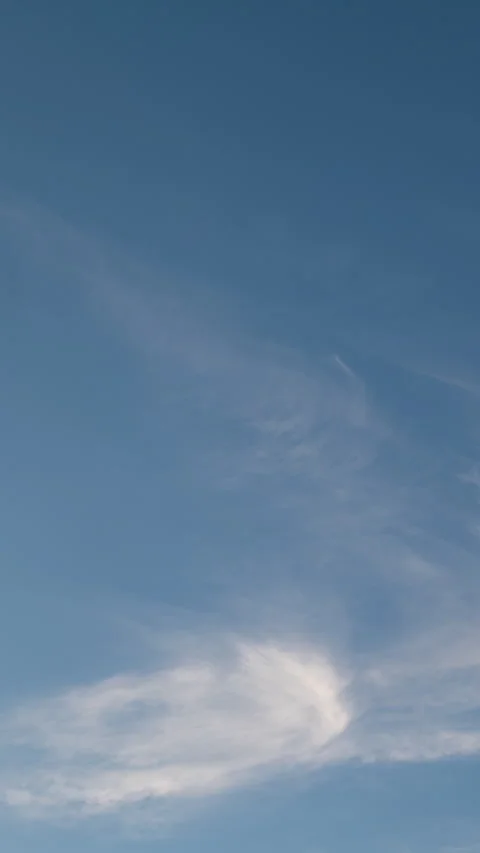 White Cirrus Clouds in Blue Sky (Vertical, Timelapse) Stock-Footage 316894353