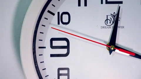 White Clock Close Up: Red Second Hand Sweeping From 9 To 12 動画素材 337192403