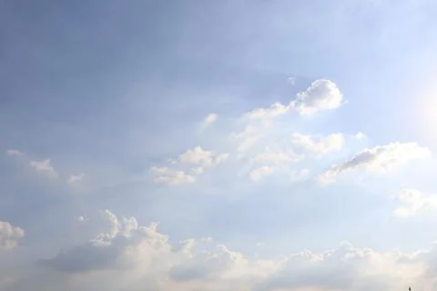 White cloud and light blue sky , sunny and bright day sky. Foto stock