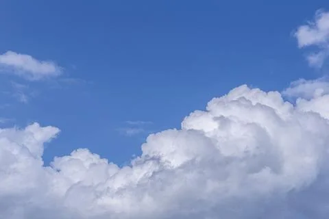 White cloud with blue sky background. Stockfoto's