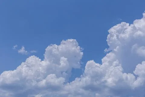 White cloud with blue sky background. Foto stock