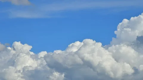White cloud moving on blue sky. 스톡 동영상 136311967