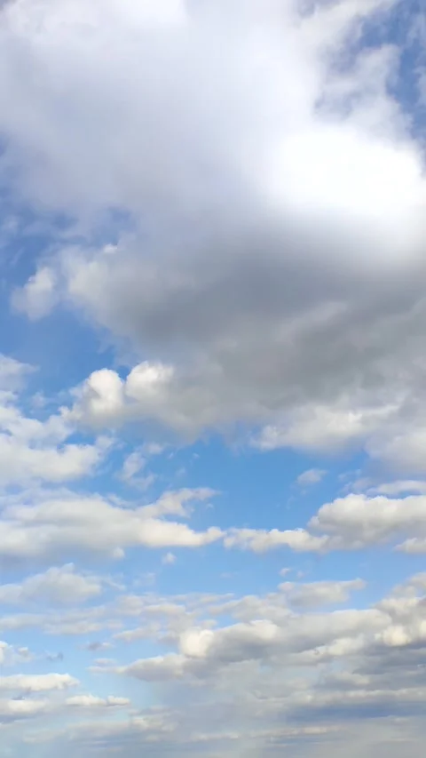 White clouds against a blue sky. Timelapse. Beautiful sky background Stock-Footage 308641511
