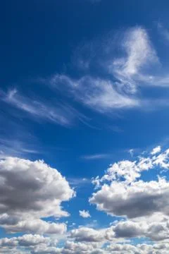 White clouds against blue sky. Stockfoto's