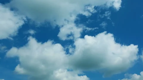 White Clouds and Blue Sky time-lapse. Beautiful cloudscape. Video stock 88434729