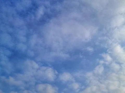 White clouds and clear blue sky during the day 写真素材