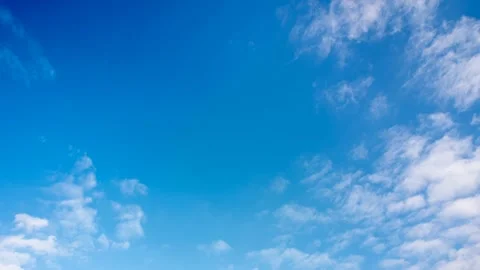 White clouds are moving slowly. time lapse. Vidéo 145889755