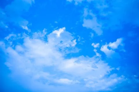 White Clouds in the blue sky Foto stock
