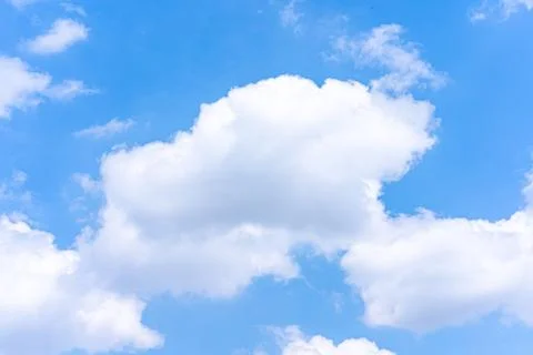 White clouds in the blue sky Stock-Fotos