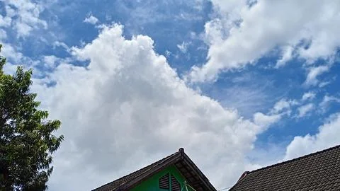 White clouds in blue sky Fotos de archivo
