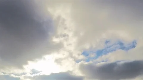 White Clouds In Blue Sky Timelapse Vidéo 79808870