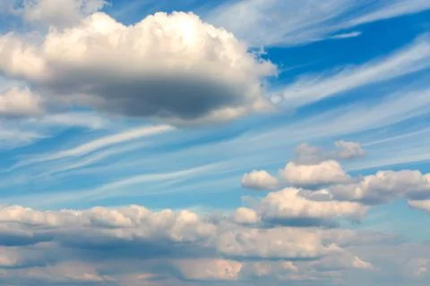 White clouds on evening blue sky Foto stock