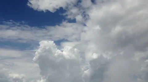 White clouds moving blue sky aerial airplane window flying Vidéo 41415484