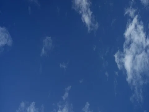 White clouds moving in blue sky 库存影片 73291282