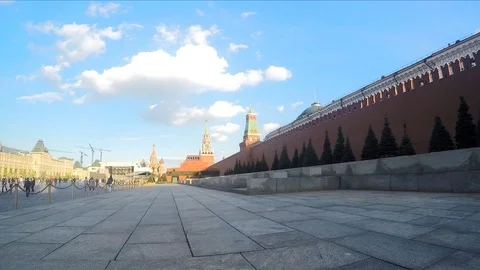 White clouds over the Kremlin walls in summer timelapse Vidéo 82984345