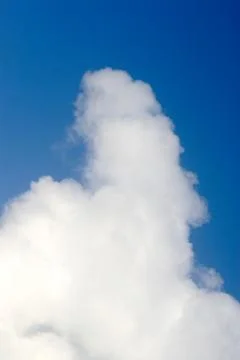 White clouds in shape of head and shoulder and blue sky, Bombay Mumbai, Mah.. Foto stock