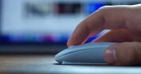 White computer mouse close up, mouse roller scrolling pictures, surfing the net Stock-Footage 231195765