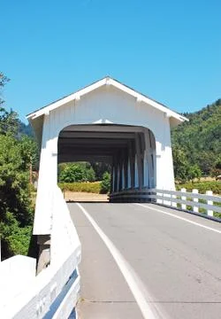 White covered bridge Foto stock