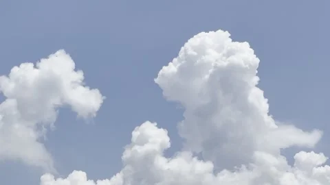 White Cumulus Clouds Building in Summer Sky Vídeos de archivo 345844965