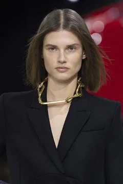  Off-White Fall Winter 2020 at Paris Fashion Week Off-White Fall Winter 20... 스톡 사진