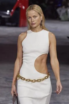  Off-White Fall Winter 2020 at Paris Fashion Week Off-White Fall Winter 20... 스톡 사진