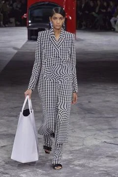  Off-White Fall Winter 2020 at Paris Fashion Week Off-White Fall Winter 20... Stock-Fotos