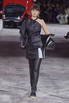  Off-White Fall Winter 2020 at Paris Fashion Week Off-White Fall Winter 20... 스톡 사진