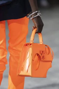  Off-White Fall Winter 2020 at Paris Fashion Week Off-White Fall Winter 20... 库存照片