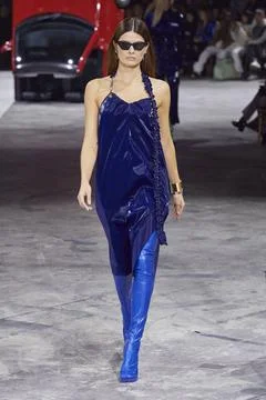  Off-White Fall Winter 2020 at Paris Fashion Week Off-White Fall Winter 20... 스톡 사진