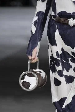  Off-White Fall Winter 2020 at Paris Fashion Week Off-White Fall Winter 20... 스톡 사진
