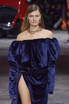  Off-White Fall Winter 2020 at Paris Fashion Week Off-White Fall Winter 20... Foto stock
