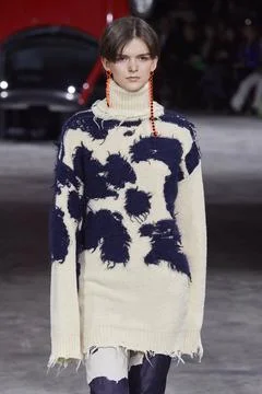  Off-White Fall Winter 2020 at Paris Fashion Week Off-White Fall Winter 20... 스톡 사진